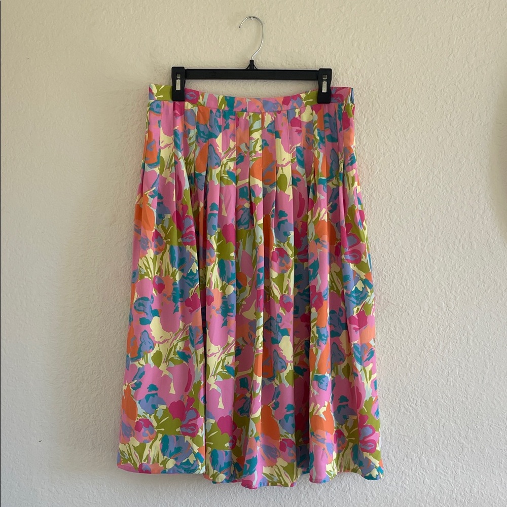 CROSBY by Mollie Burch Mallie Pleated Side Zip Midi Skirt in Floral Haze XL - Picture 5 of 8